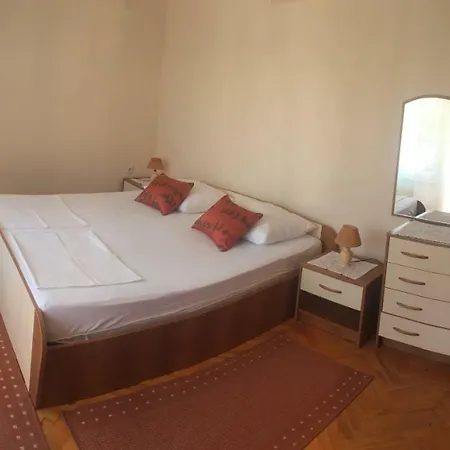 Pensión And Krstina